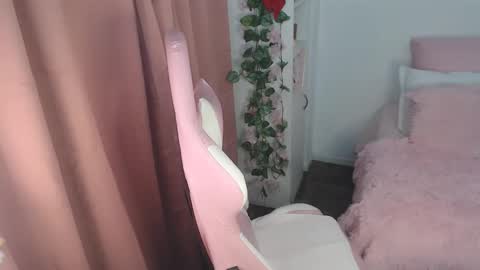  Nicole   online show from 02.25.26