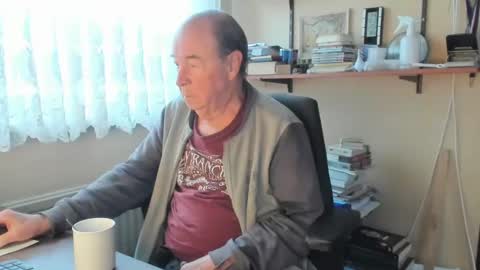 Snapshot of cammee chatting on 12.10.24 Cammee online show from 12.10.24