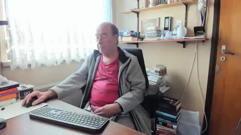 Snapshot of cammee chatting on 02.01.25 Cammee online show from 02.01.25