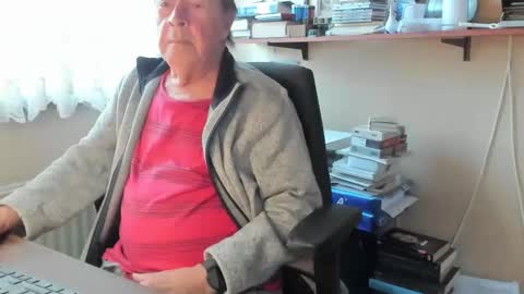 Snapshot of cammee chatting on 02.02.25 Cammee online show from 02.02.25