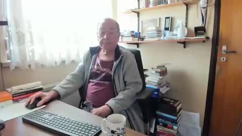 Snapshot of cammee chatting on 02.25.25 Cammee online show from 02.25.25