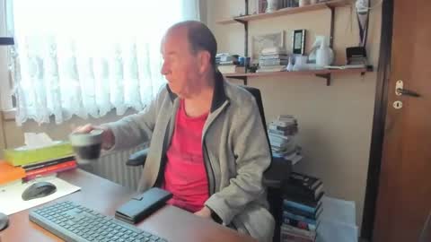 Snapshot of cammee chatting on 02.28.25 Cammee online show from 02.28.25