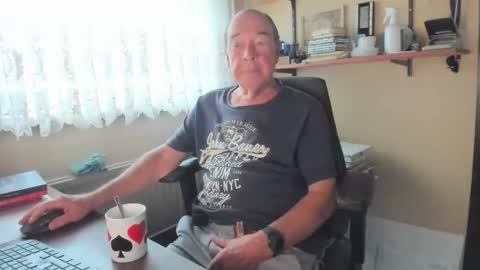 Snapshot of cammee chatting on 09.21.25 Cammee online show from 09.21.25