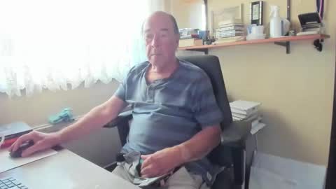 Snapshot of cammee chatting on 09.28.25 Cammee online show from 09.28.25