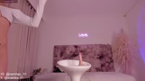 Laura Camila online show from 01.05.25