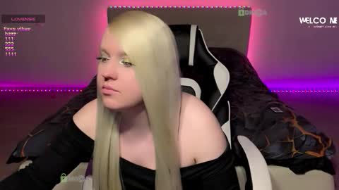 Snapshot of camsmiley chatting on 01.17.26 Miley online show from 01.17.26