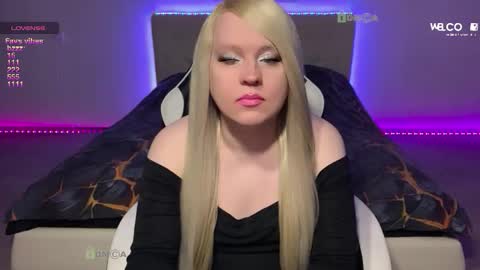 Snapshot of camsmiley chatting on 02.18.26 Miley online show from 02.18.26