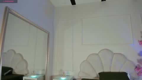 Snapshot of candaceowens chatting on 10.19.25 candaceowens online show from 10.19.25