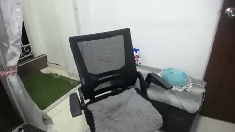 Snapshot of candacesxhot chatting on 01.28.25 cumorsmooke online show from 01.28.25