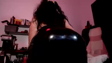 Candelaria online show from 04.12.26