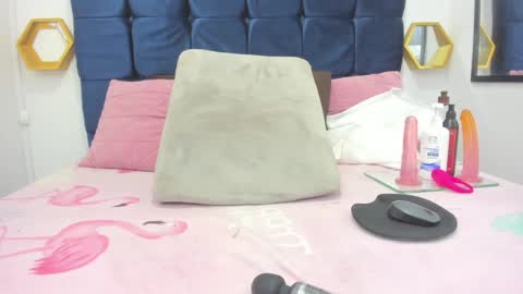 candy_big_tits18 online show from 10.22.25