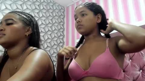 Snapshot of candy_ebony18_ chatting on 11.01.25 candy_ebony18_ online show from 11.01.25