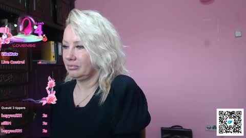 Snapshot of candy_hellenx chatting on 04.14.26 candy_hellenx online show from 04.14.26