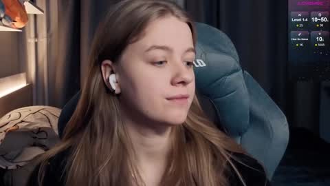 Snapshot of candy_meggie chatting on 01.27.25 Megan online show from 01.27.25