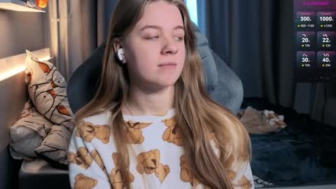 Snapshot of candy_meggie chatting on 02.03.25 Megan online show from 02.03.25