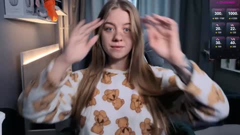 Snapshot of candy_meggie chatting on 02.05.25 Megan online show from 02.05.25