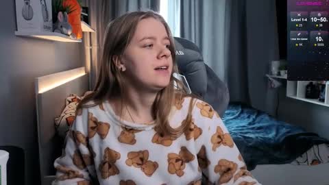 Snapshot of candy_meggie chatting on 02.26.25 Megan online show from 02.26.25