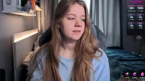 Snapshot of candy_meggie chatting on 03.07.25 Megan online show from 03.07.25