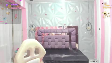 Snapshot of candy_morgan412 chatting on 11.07.25 Ania online show from 11.07.25