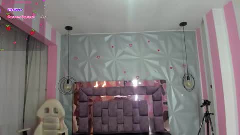 Snapshot of candy_morgan412 chatting on 11.25.25 Ania online show from 11.25.25