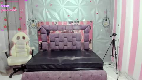 Snapshot of candy_morgan412 chatting on 11.29.25 Ania online show from 11.29.25