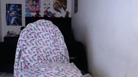 Snapshot of candy_scarce16 chatting on 01.10.25 Sharon online show from 01.10.25