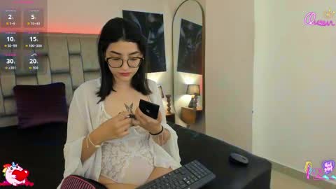 Snapshot of candy_tyna chatting on 05.24.26 candy_tyna online show from 05.24.26