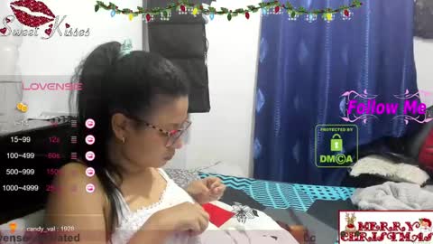Snapshot of candy_val chatting on 12.16.24 candy_val online show from 12.16.24