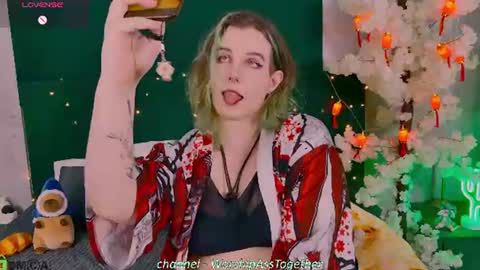 Snapshot of candy_yeah chatting on 06.18.26 Mary online show from 06.18.26