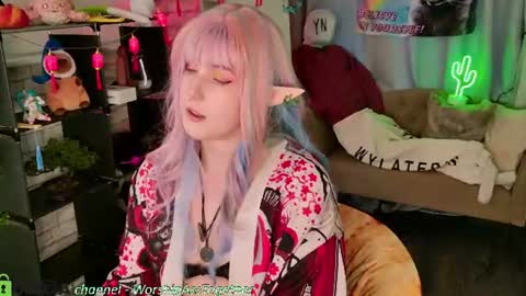 Snapshot of candy_yeahh chatting on 06.25.26 Mary online show from 06.25.26