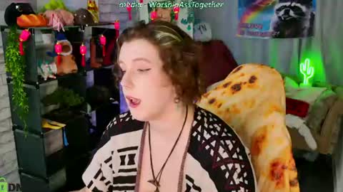 Snapshot of candy_yeahh chatting on 07.14.26 Mary online show from 07.14.26