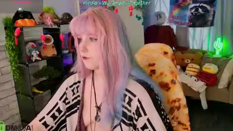 Snapshot of candy_yeahh chatting on 07.21.26 Mary online show from 07.21.26