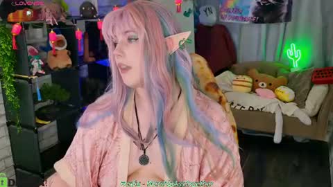 Snapshot of candy_yeahh chatting on 07.24.26 Mary online show from 07.24.26