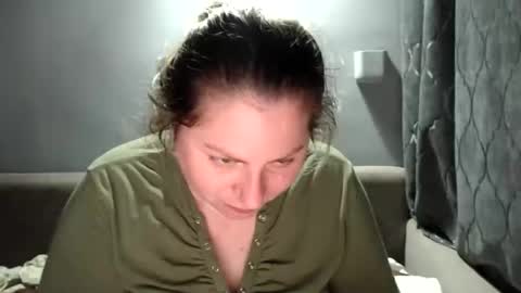 Laura online show from 11.11.25