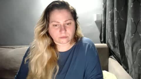 Laura online show from 04.08.26