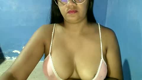 Snapshot of candyflowerlub chatting on 12.31.24 candyflowerlub online show from 12.31.24