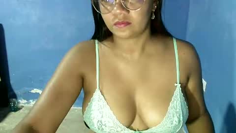 Snapshot of candyflowerlub chatting on 01.03.25 candyflowerlub online show from 01.03.25