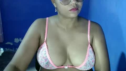 Snapshot of candyflowerlub chatting on 01.15.25 candyflowerlub online show from 01.15.25