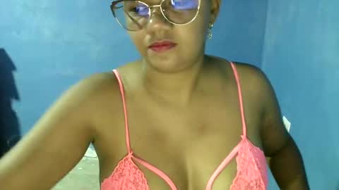 Snapshot of candyflowerlub chatting on 01.15.25 candyflowerlub online show from 01.15.25