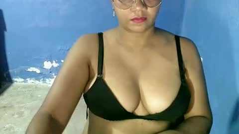 Snapshot of candyflowerlub chatting on 01.15.25 candyflowerlub online show from 01.15.25