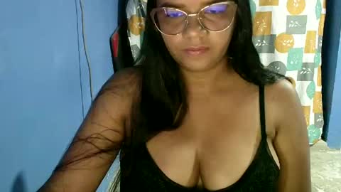 Snapshot of candyflowerlub chatting on 02.02.25 candyflowerlub online show from 02.02.25