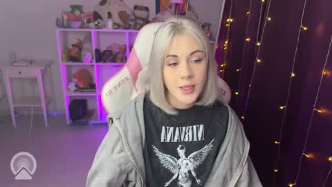 You can call me HH online show from 09.20.25