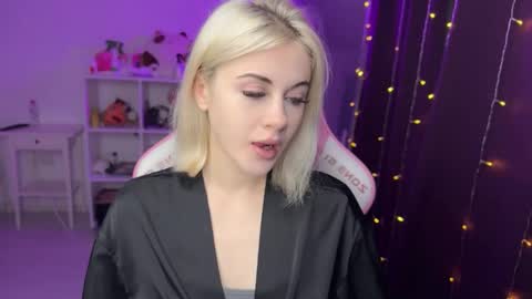 You can call me HH online show from 10.18.25