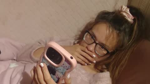 say meow and send tips  online show from 10.24.25