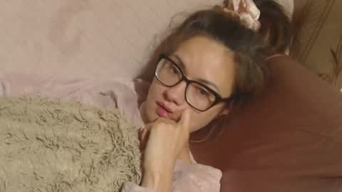 say meow and send tips  online show from 10.27.25