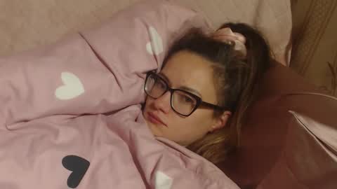 say meow and send tips  online show from 10.29.25