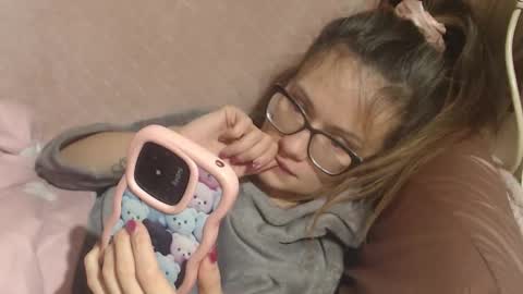 say meow and send tips  online show from 12.20.25