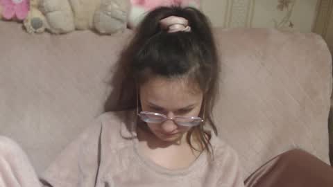 Snapshot of candylady136 chatting on 03.29.26 say meow and send tip online show from 03.29.26