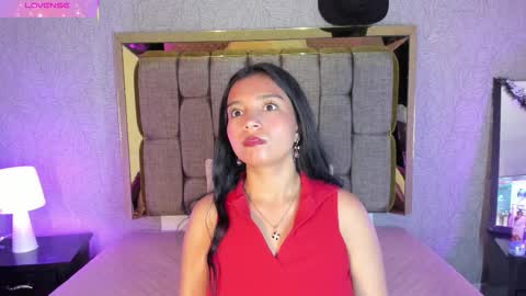 Snapshot of candys_victoria chatting on 11.19.25 Candys Victoria online show from 11.19.25