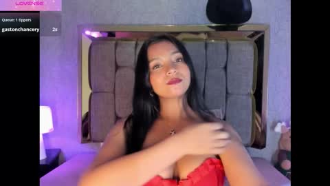 Snapshot of candys_victoria chatting on 12.05.25 Candys Victoria online show from 12.05.25